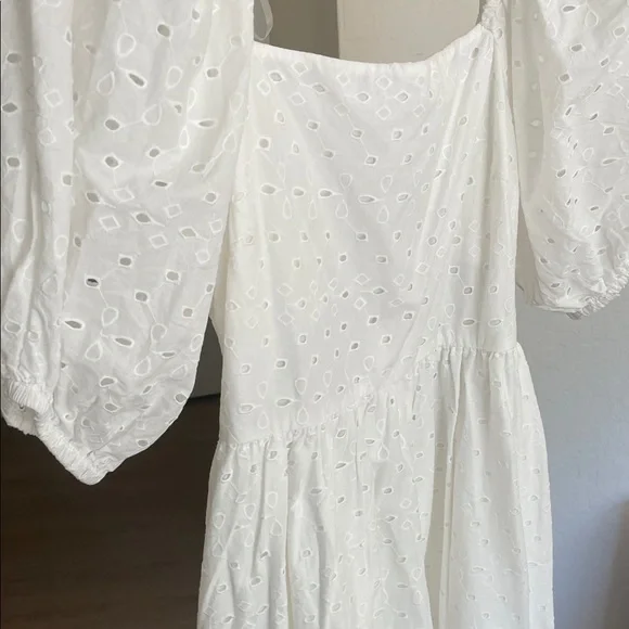 White open back dress - Picture 5 of 5